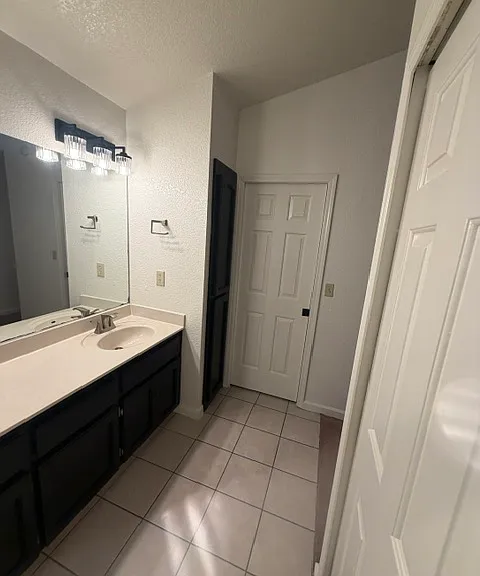 1017 Jayhawk Way — Photo 27