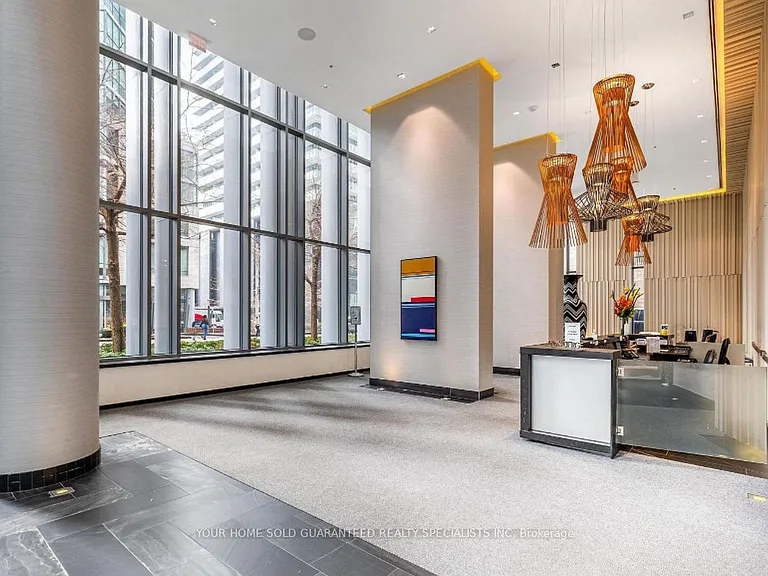 42 Charles St E #4903 — Photo 8