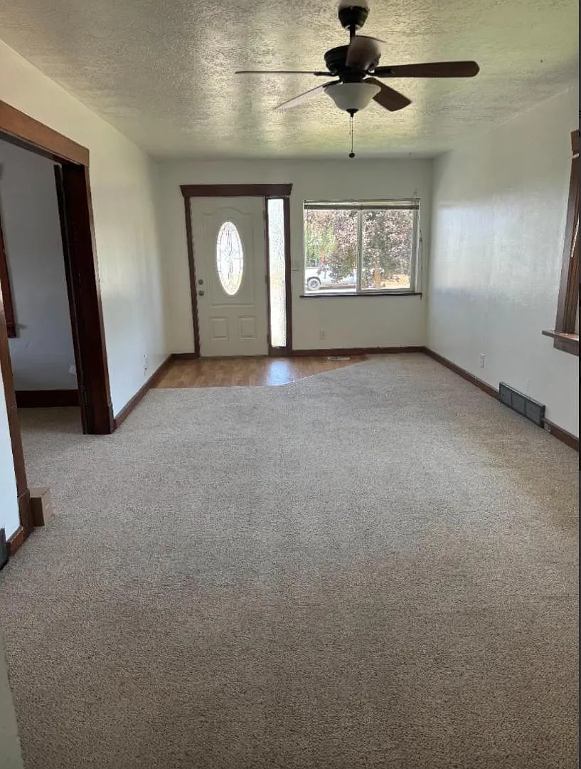 544 W 200 S - Upstairs Room 2 — Photo 1
