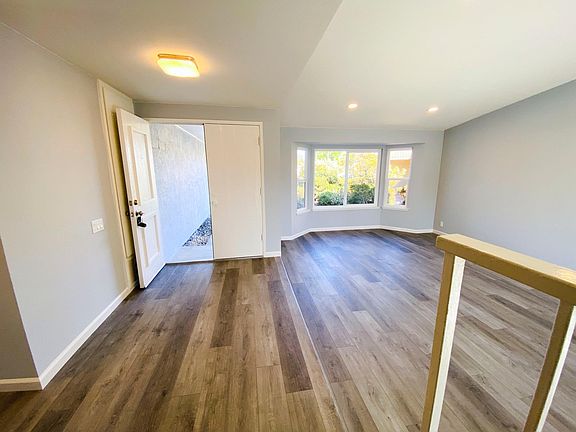3rd image of 4865 Scotia St