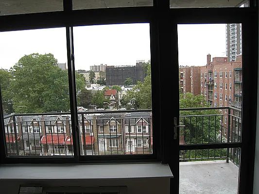 4th image of 3217 Irwin Ave APT 5B