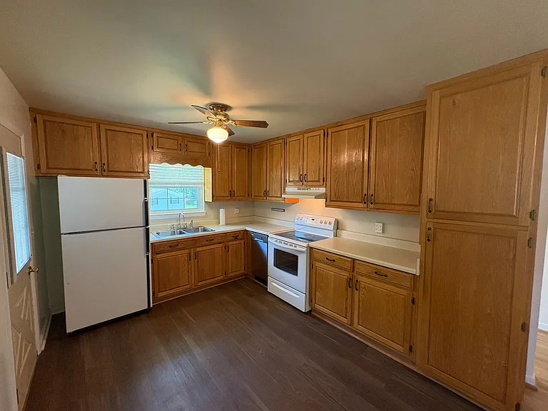 7326 President St — Photo 5
