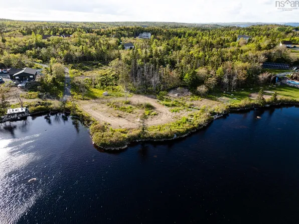 10 Wilderness Dr, Halifax, NS B3V 1N5