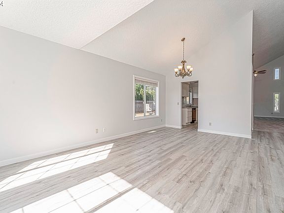 4th image of 3512 NE 157th Ave
