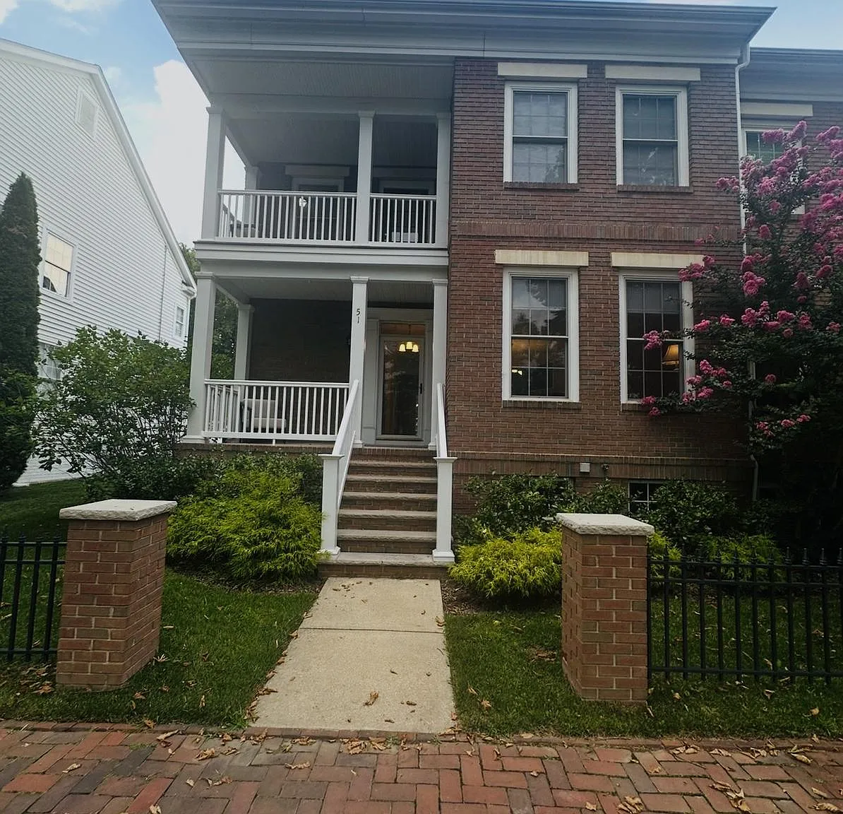 3 bed, 2.5 bath, 1920 sqft, $4,950 — Photo 1