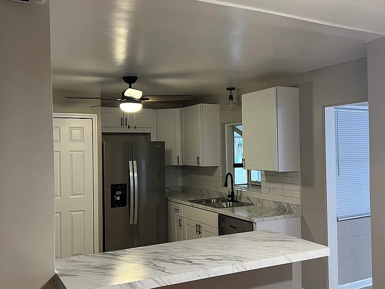 522 N Rio Grande Ave — Photo 3