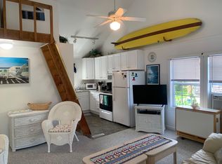 32 Ellery Ave, Middletown, RI 02842