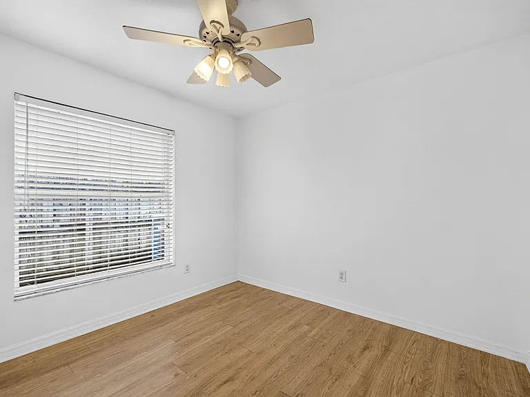 3105 Saint Clair Ave — Photo 25