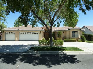 417 Bogie St, Palmdale, CA 93551