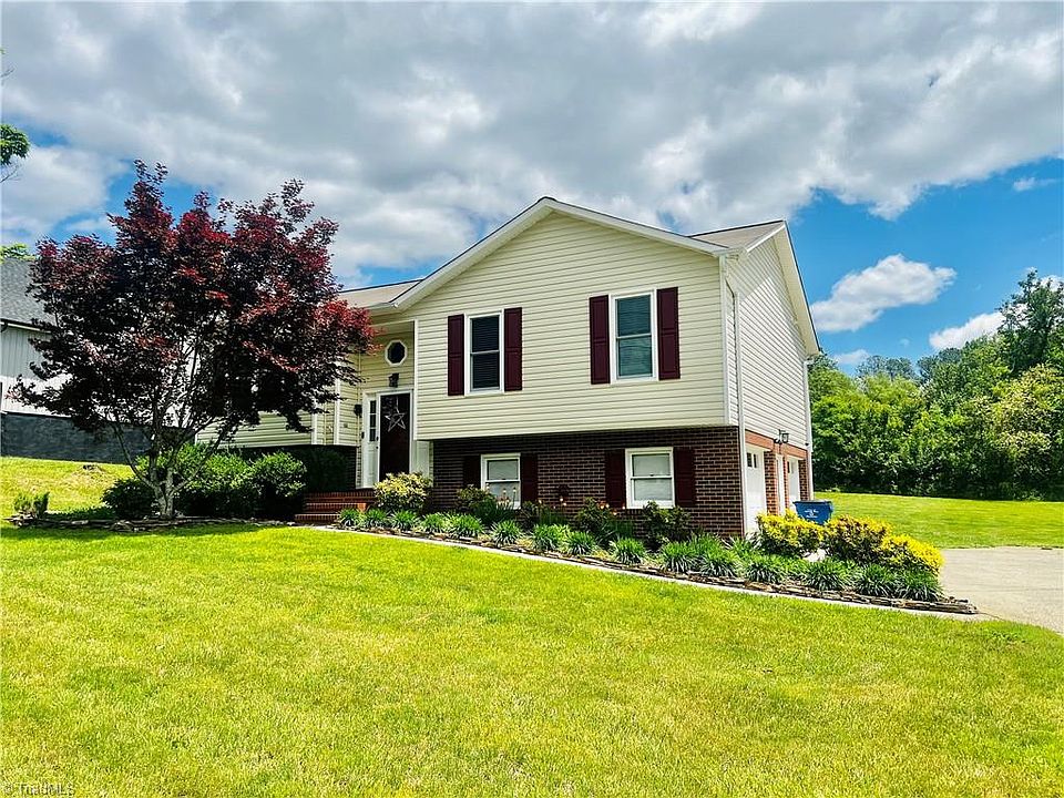 1st image of 2136 Elizabeth Dr