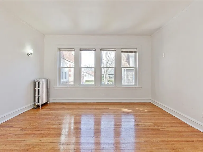 11932 S Stewart Ave — Photo 15