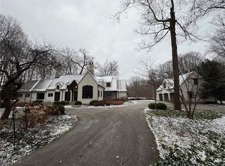 7067 S Lane Rd, Waite Hill, OH