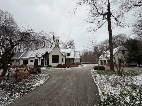 7067 S Lane Rd, Waite Hill, OH 44094