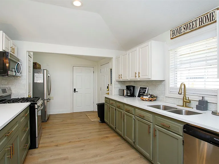 1518 Sabine St — Photo 20