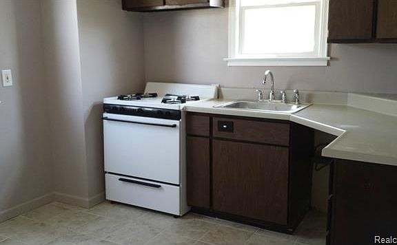 5th image of 24602 Eton Ave