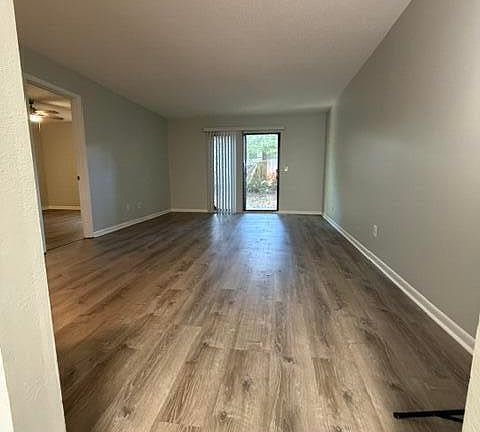 3rd image of 719 Green St APT 301