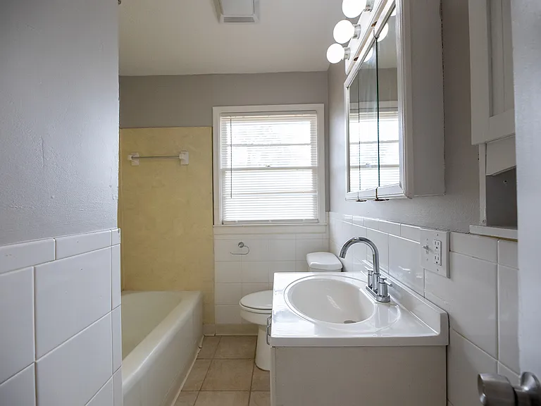3549-TAYLOR-STREET-bathroom_02282024