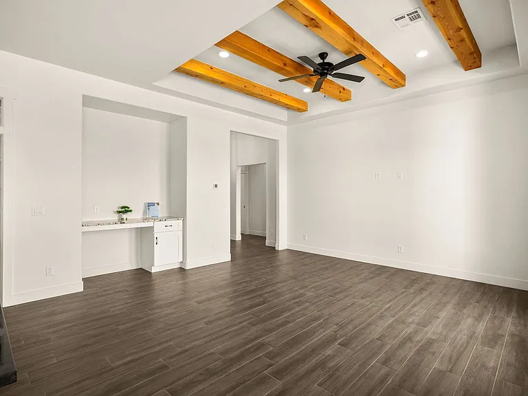 4025 Boardwalk Rd — Photo 10