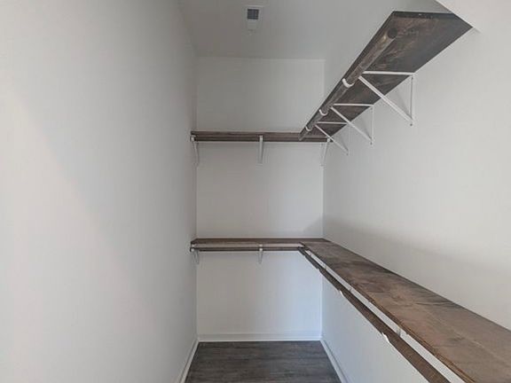 3rd image of 614 W 9th St