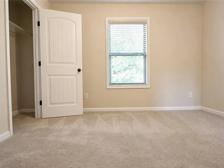 5817 Park Point — Photo 31