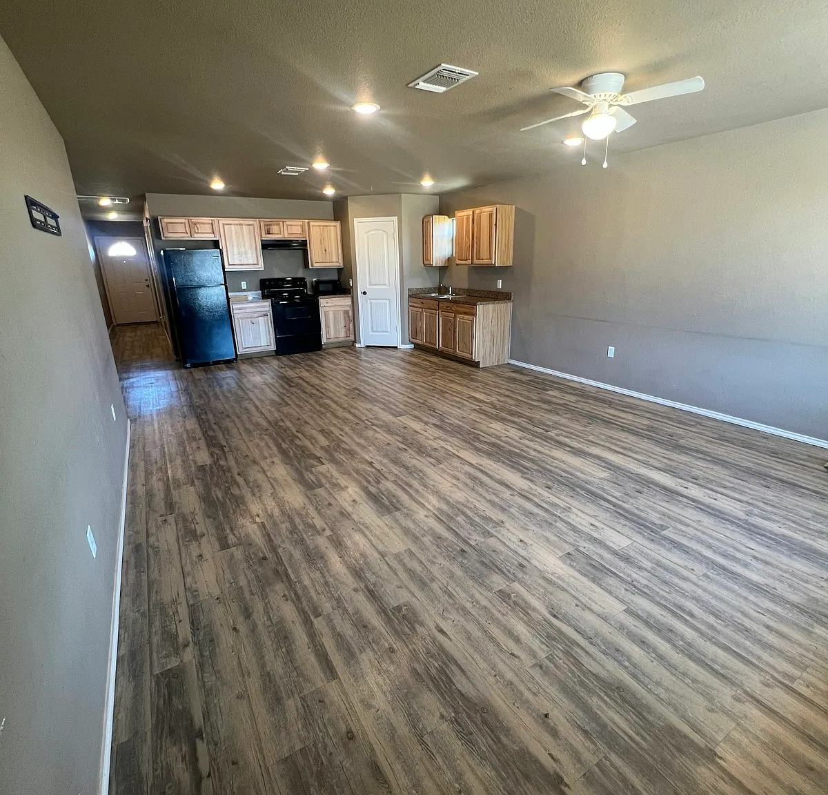 2627 Globe Avenue — Photo 3