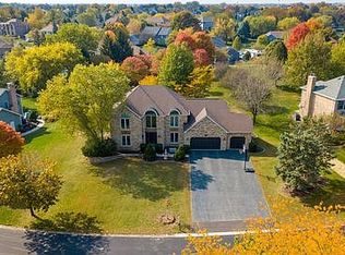 712 Greens View Dr, Algonquin, IL