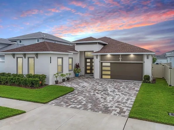 8809 Drummer Plank Dr, Wesley Chapel, FL 33545