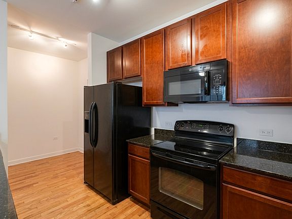 3rd image of 100 E 14th St APT 1808