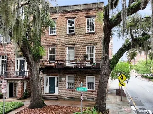 24 E Jones Street, Savannah, GA 31401