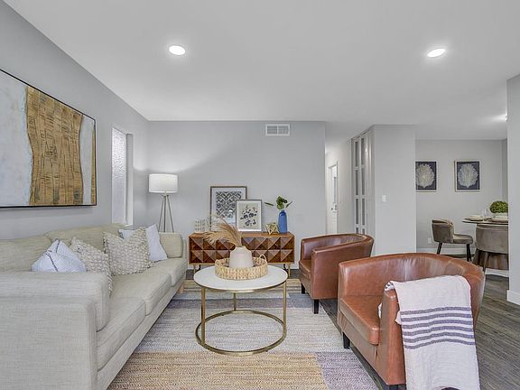 4th image of 426 Live Oak Ct