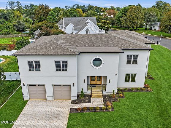 3rd image of 38 Coolidge Place