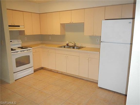 2nd image of 9960/9962 Georgia St #9960