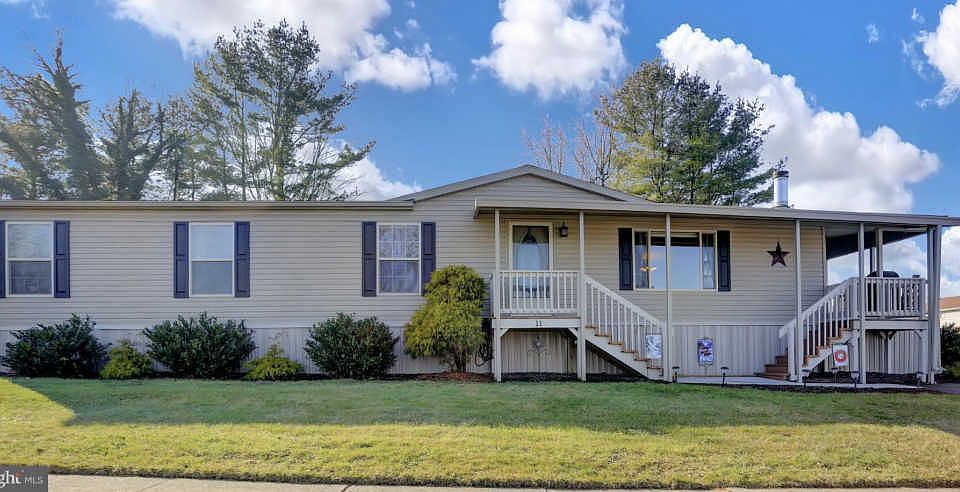1st image of 11 Beechwood Dr