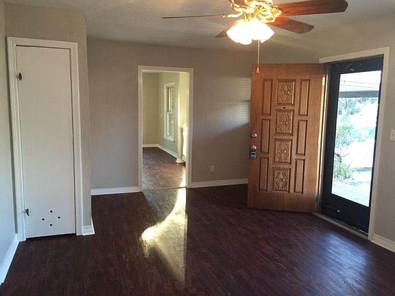 2nd image of 1126 W Comanche St