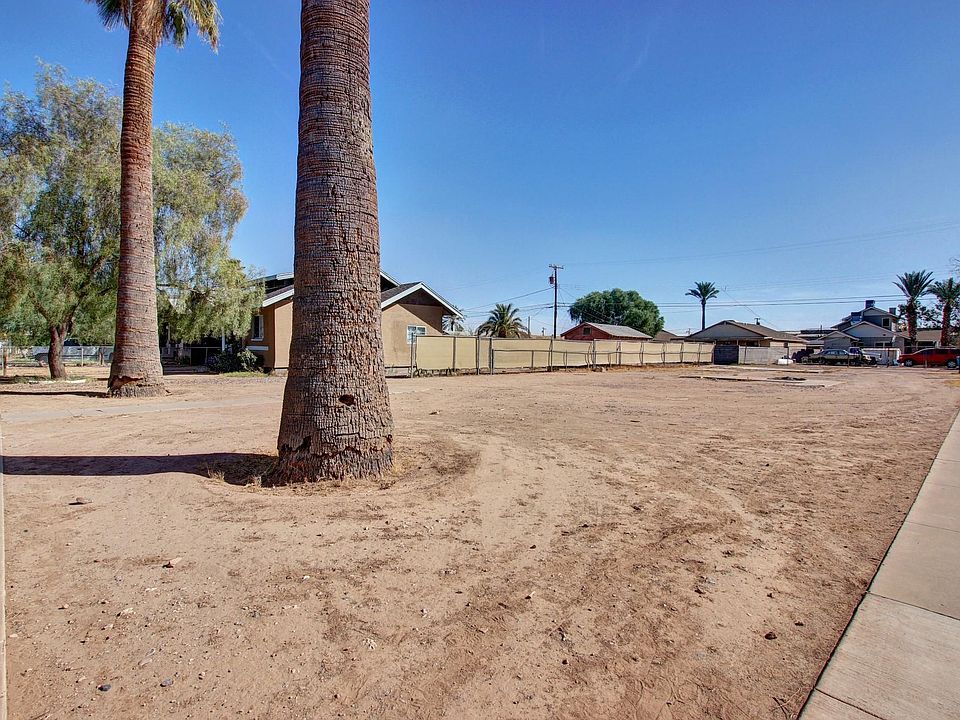 1st image of 2047 W JEFFERSON Street #12