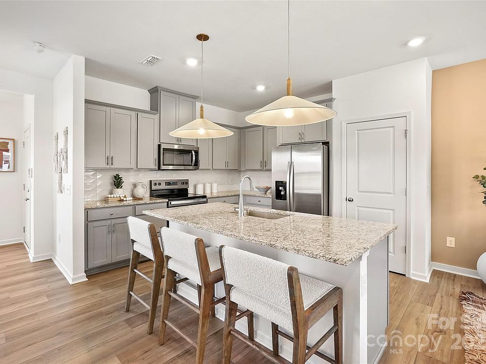 2nd image of 2118 Cobble Ct