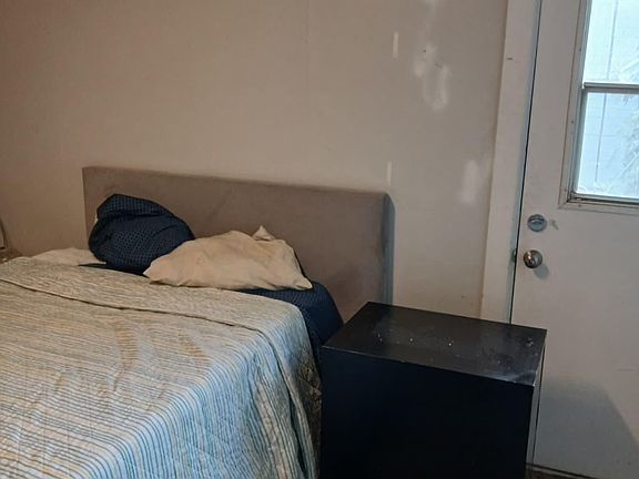 5th image of 2431 W SELDON Lane