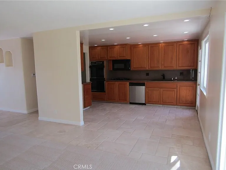 8901 Shore Cir — Photo 5
