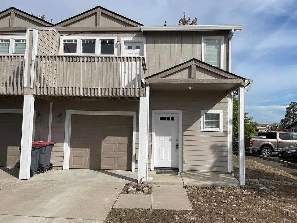 3447 Sharon Way