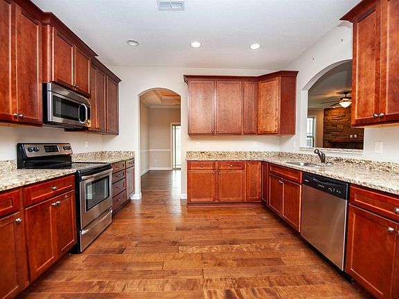 4th image of 710 Lamberts Way