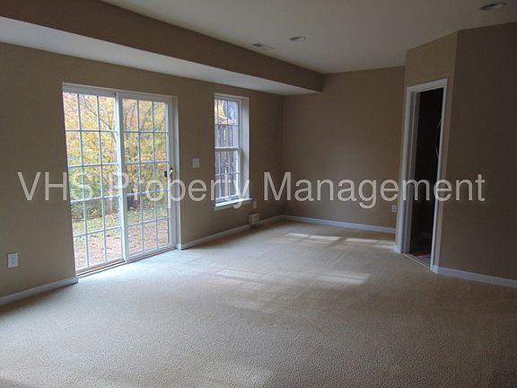 3rd image of 4303 Stone Mountain Ct