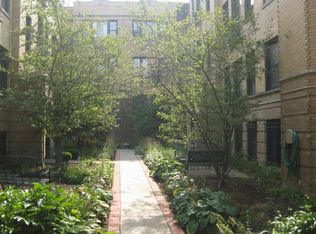 7033 1/2 N Sheridan Rd APT 2E, Chicago, IL 60626