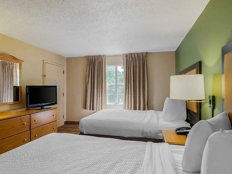 Studio Suite - 2 Queen Beds