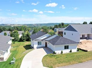 811 Maple Creek Blvd, Petoskey, MI 49770