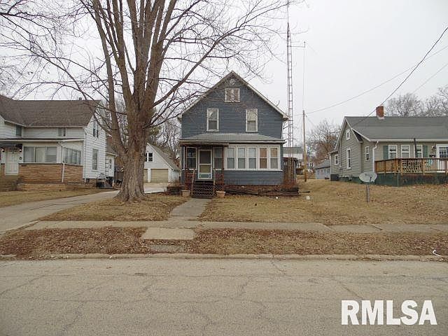 1st image of 355 W Walnut St