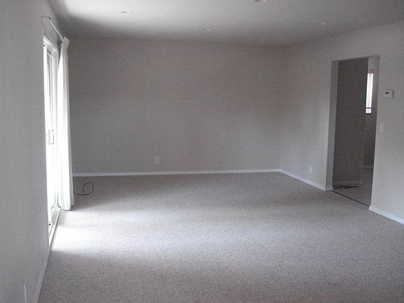 3rd image of 10488 Lockwood Dr #B