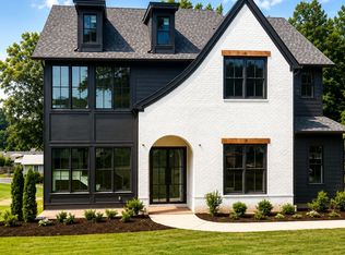 880 Austin Dr, Smyrna, GA 30082
