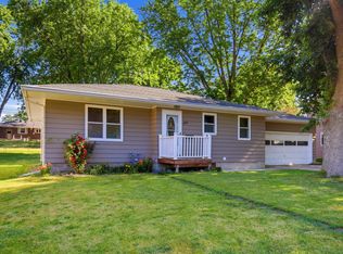 205 Burr Oak Dr, Albert Lea, MN 56007