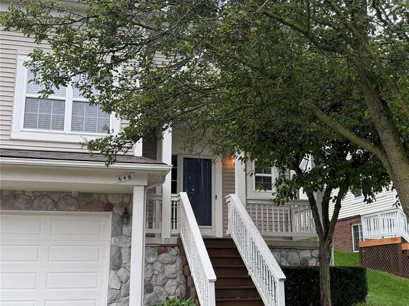 646 W Bluff Ct, Rochester, MI 48307