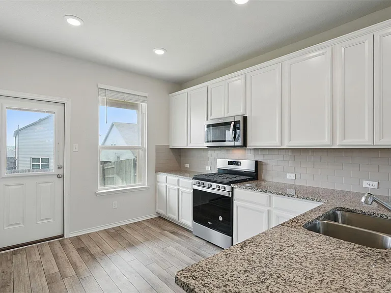 139 Madrono Dr — Photo 10